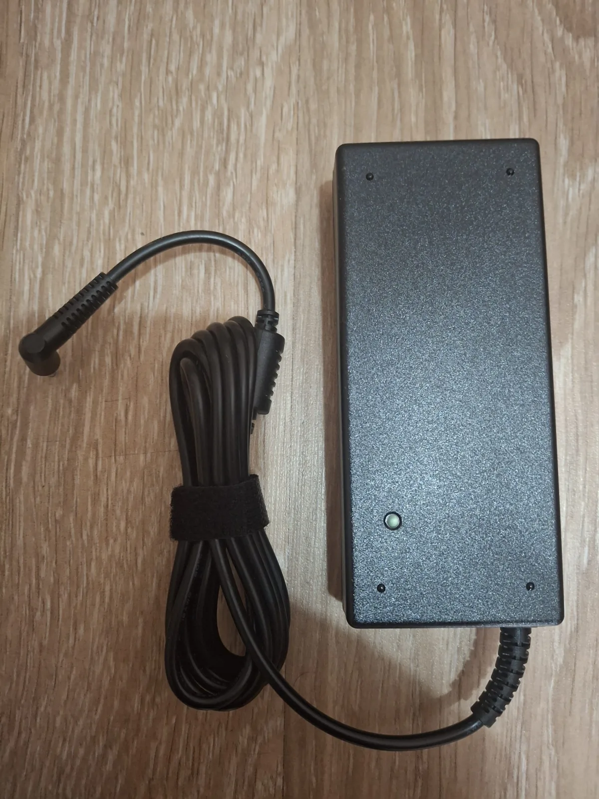 acer punjac 4.74a 90w 3.0x1.1mm original novo