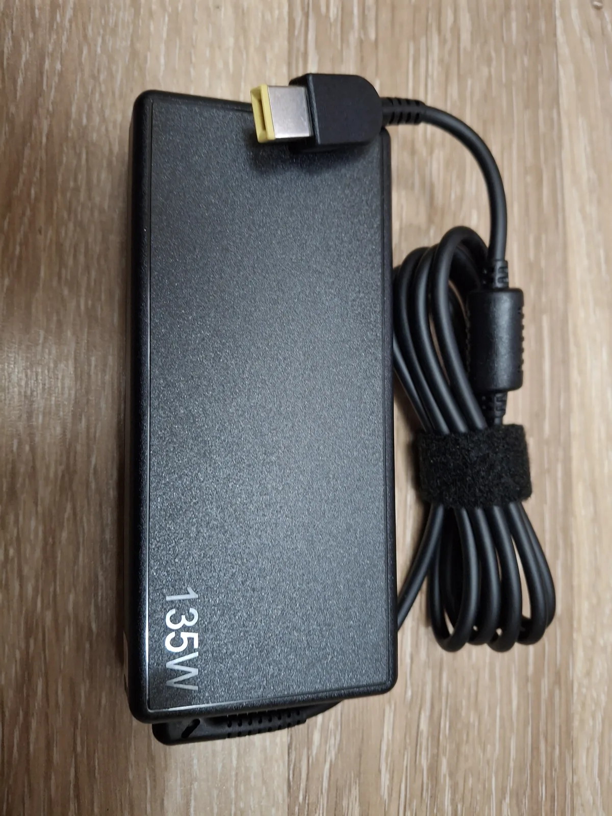 lenovo punjac 135w adl135ndl3a adl135nlc3a original novo