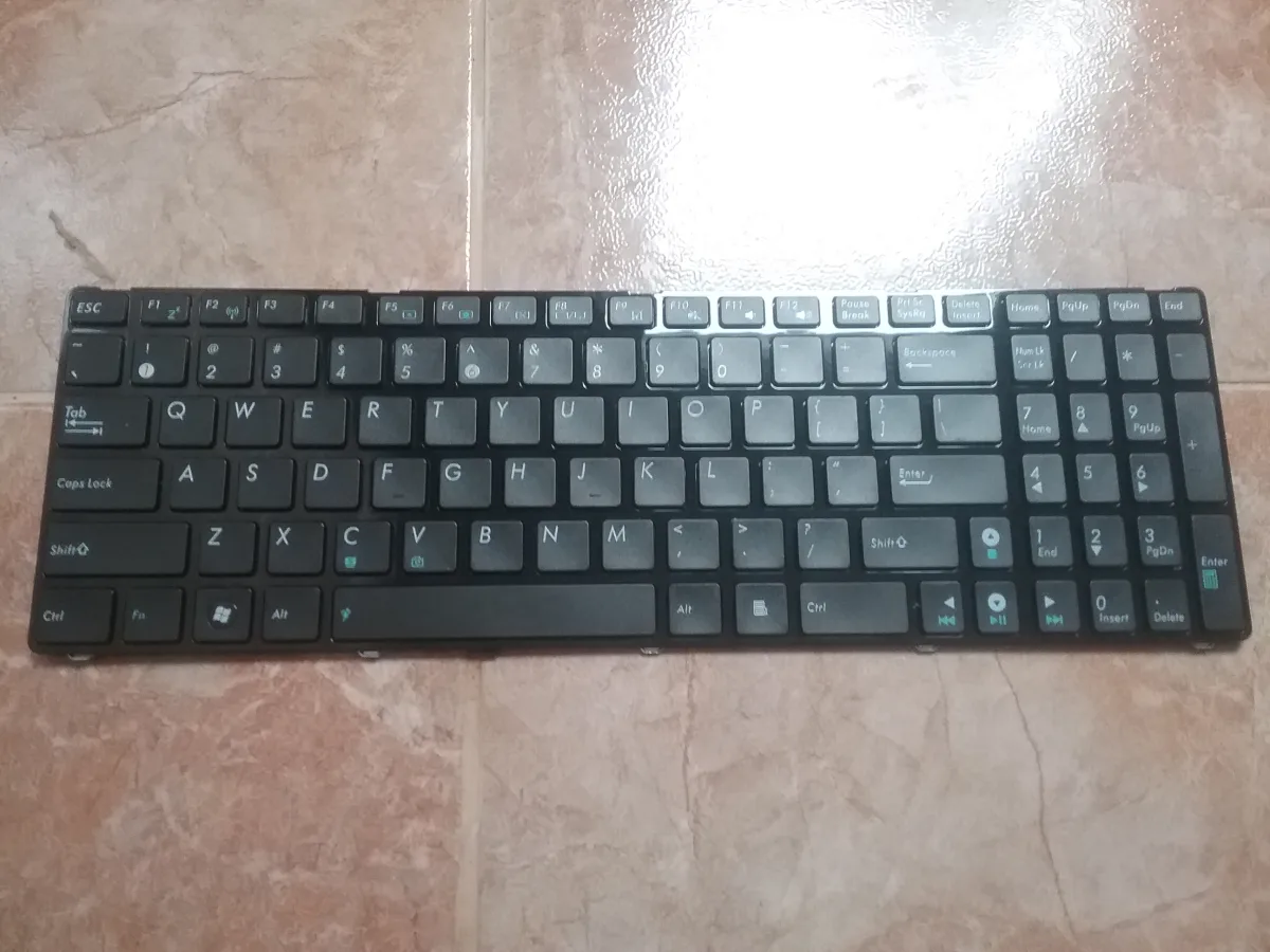 nova tastatura asus F75 F75A F75V F75VB F75VC F75VD