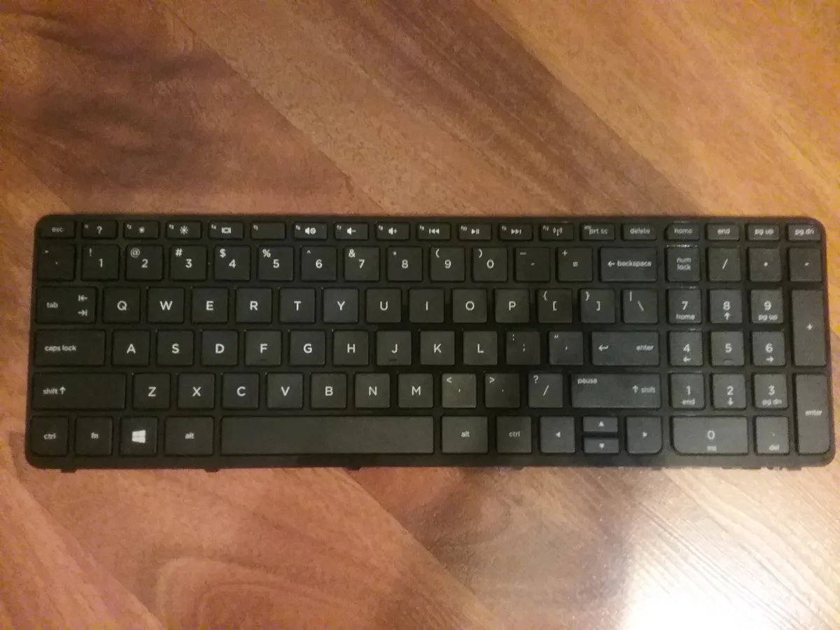 nova tastatura hp 15-h005la 15-h007la 15-r050nr tpn-f114