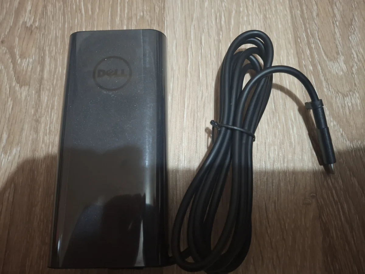 dell 5470 5570 5770 P137G P154G punjac original novo