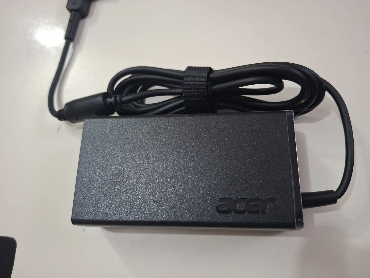 acer a615-51 a615-51g e5-476 e5-523 e5-552 punjac original novo